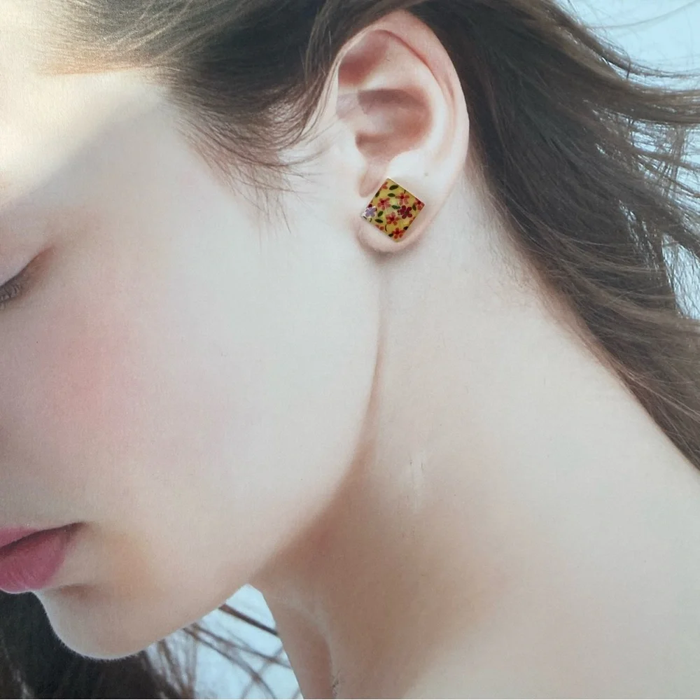 4/$15 Vintage Pattern Flower Square Earrings